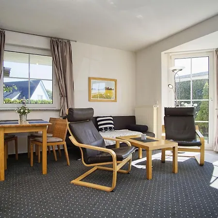 Haus Inselblick: Seaside Tranquility With Access Goehren (Ruegen)