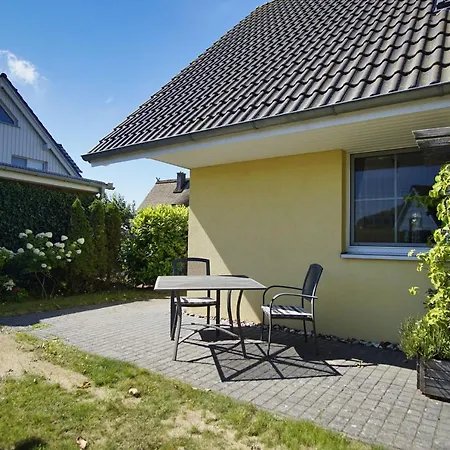 Nah Am Meer, Ruhige Lage, Gratis Nutzung Vom Ahoi Erlebnisbad Und Sauna In Sellin - Haus Inselblick 02