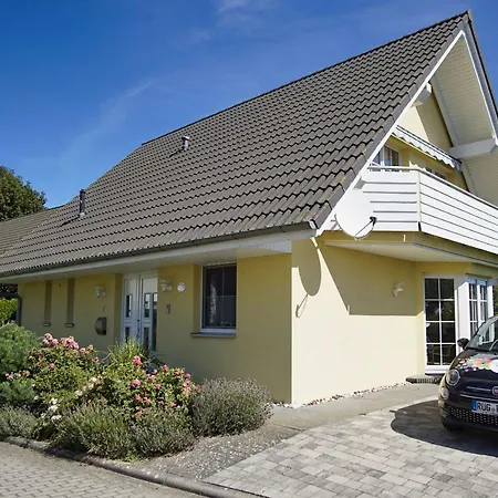 Haus Inselblick: Seaside Tranquility With Access Apartment