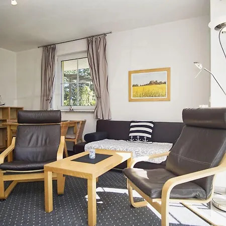 Nah Am Meer, Ruhige Lage, Gratis Nutzung Vom Ahoi Erlebnisbad Und Sauna In Sellin - Haus Inselblick 02 *