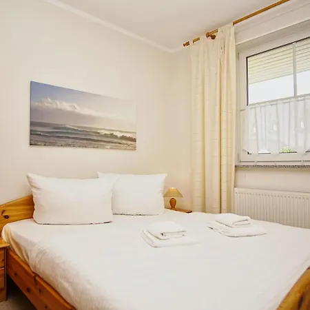 Nah Am Meer, Ruhige Lage, Gratis Nutzung Vom Ahoi Erlebnisbad Und Sauna In Sellin - Haus Inselblick 02 Goehren (Ruegen)