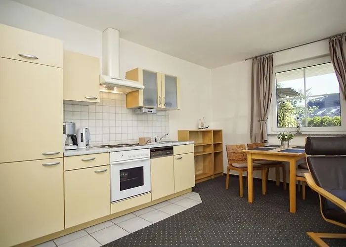 Apartman Nah Am Meer, Ruhige Lage, Gratis Nutzung Vom Ahoi Erlebnisbad Und Sauna In Sellin - Haus Inselblick 02 Göhren