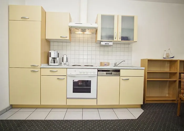 Nah Am Meer, Ruhige Lage, Gratis Nutzung Vom Ahoi Erlebnisbad Und Sauna In Sellin - Haus Inselblick 02 Göhren