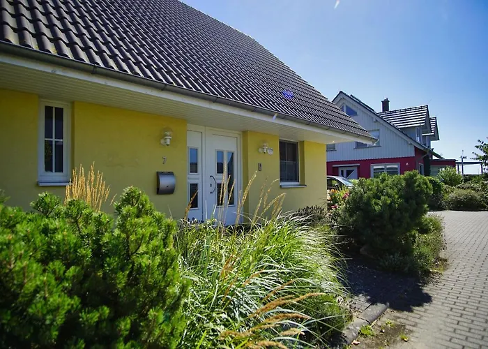 Nah Am Meer, Ruhige Lage, Gratis Nutzung Vom Ahoi Erlebnisbad Und Sauna In Sellin - Haus Inselblick 02 Apartman *