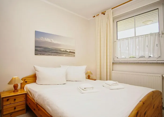 Nah Am Meer, Ruhige Lage, Gratis Nutzung Vom Ahoi Erlebnisbad Und Sauna In Sellin - Haus Inselblick 02 Göhren