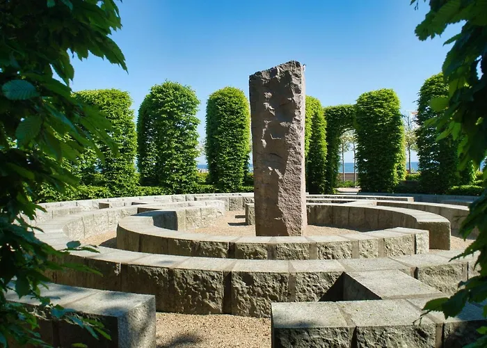 Nah Am Meer, Ruhige Lage, Gratis Nutzung Vom Ahoi Erlebnisbad Und Sauna In Sellin - Haus Inselblick 02 Apartman Göhren